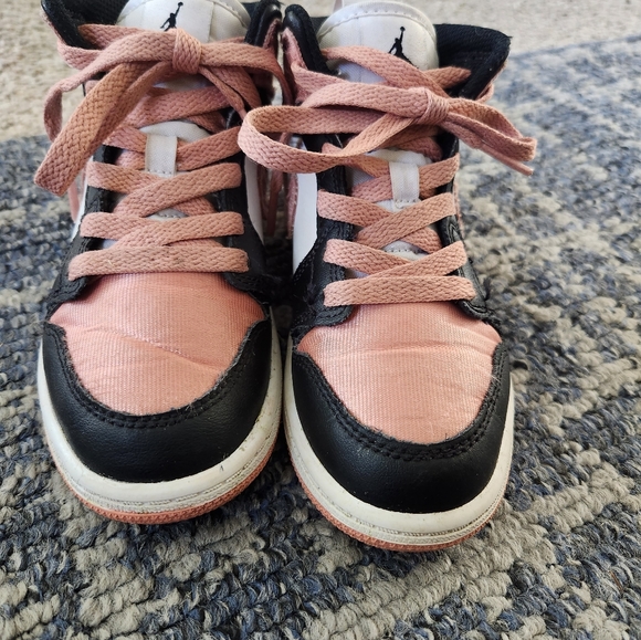 COPY - Little Girl shoes-Like New! - Picture 4 of 16